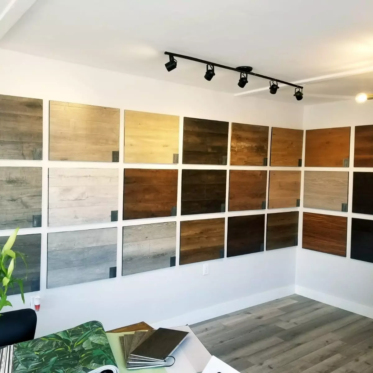 Piso Laminado Instalado con Zoclo - Casa y Moda Instalaciones